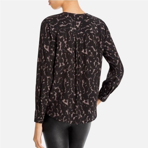 Rails Hillary Diffused Cheetah Animal Print Wrap Top Size S - Picture 6 of 14